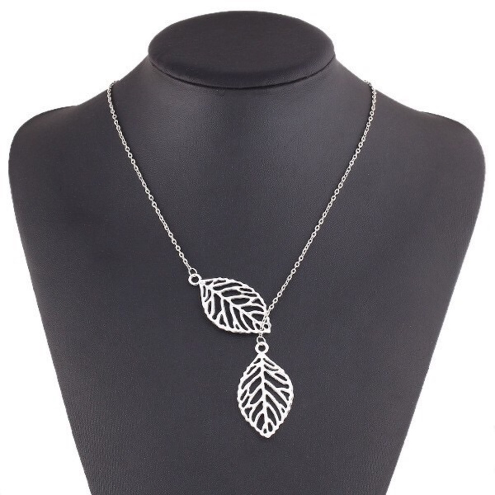 Leaf Pendant Necklace